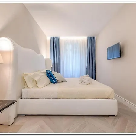 Apartment 3br Awesome In - What'app - 0039-3512-039-610 - For Reservations! Florence